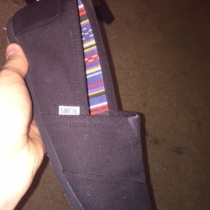Brand new toms
